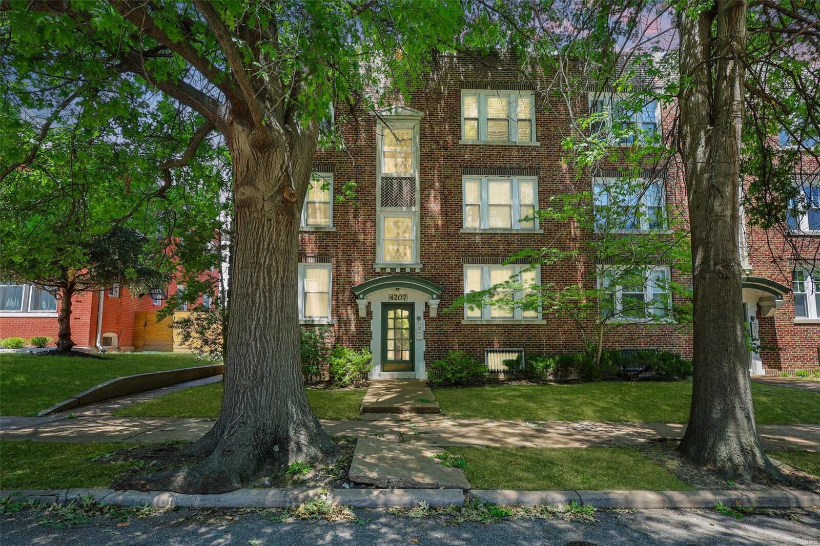 Property Photo: 4207 Shenandoah Avenue 1 MO 63110