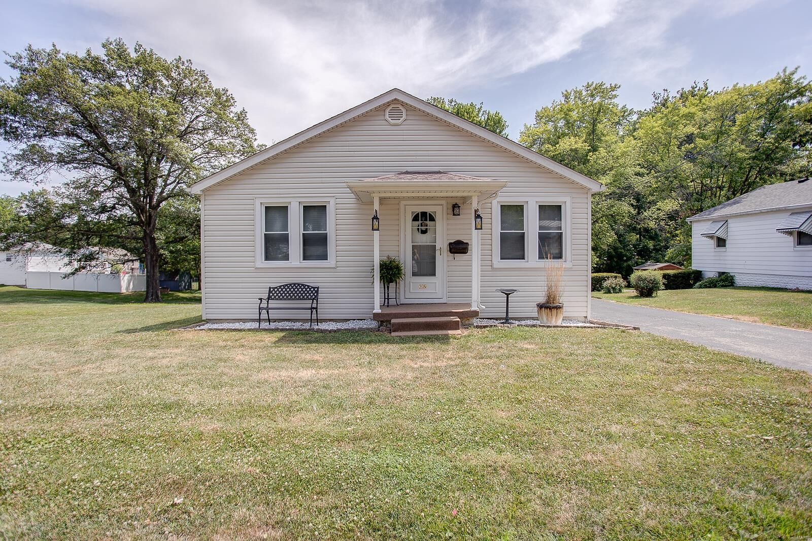 Property Photo:  612 Morgan Street  IL 62226 
