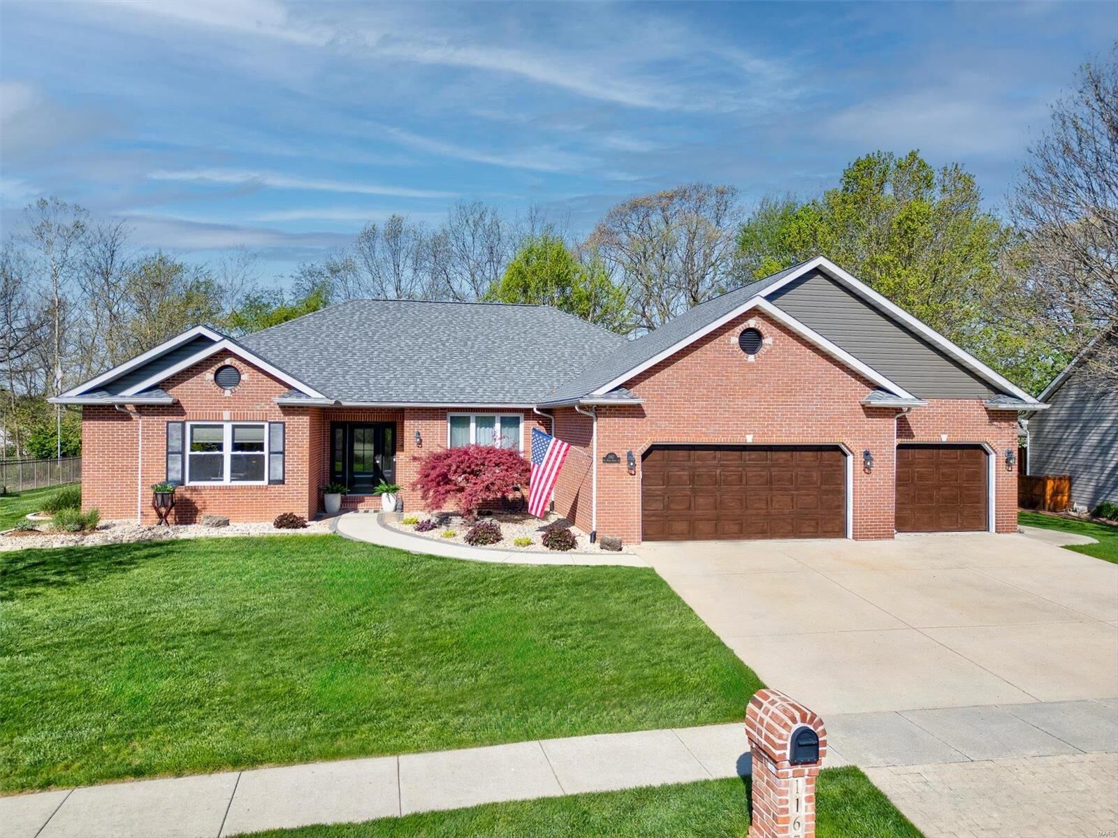Property Photo: 1167 Red Hawk Ridge Lane IL 62269