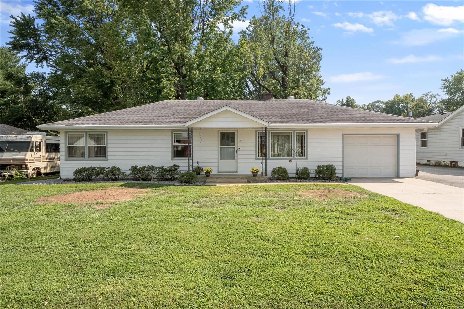 Property Photo:  117 Central Avenue  IL 62269 