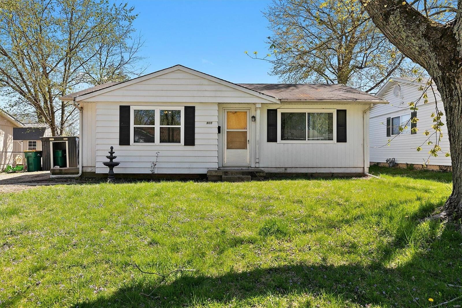 Property Photo:  905 W Madison Drive  IL 62269 