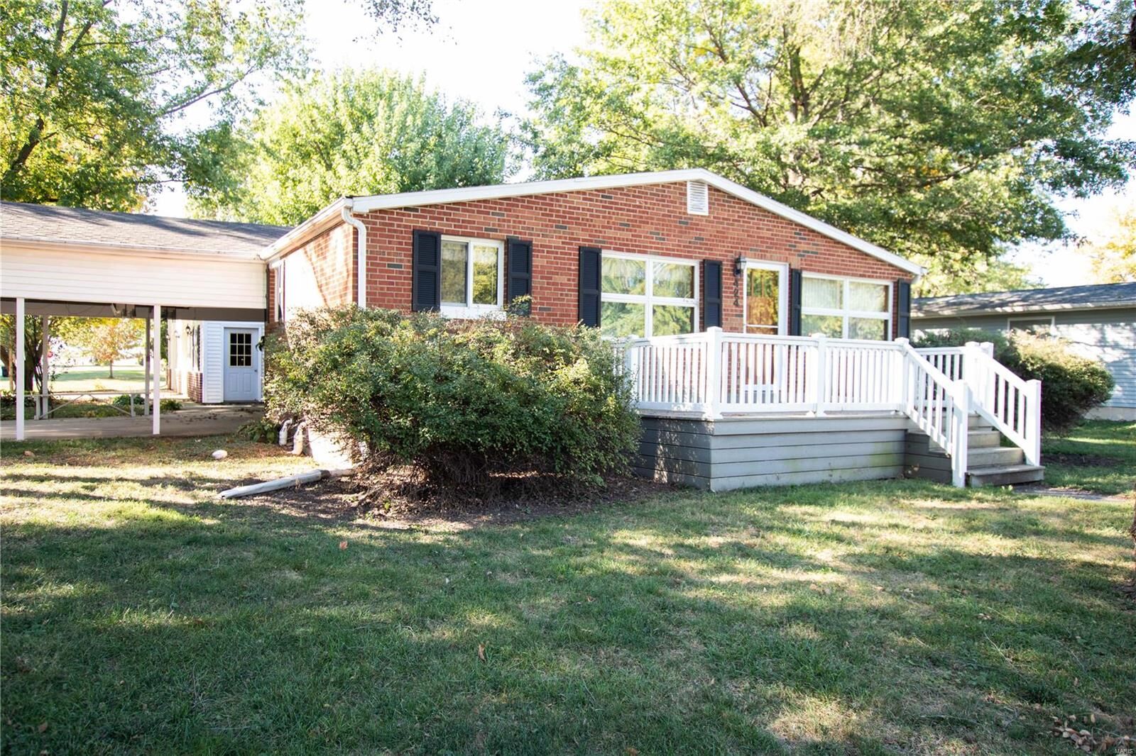 Property Photo: 424 E Sanders Street MO 63549