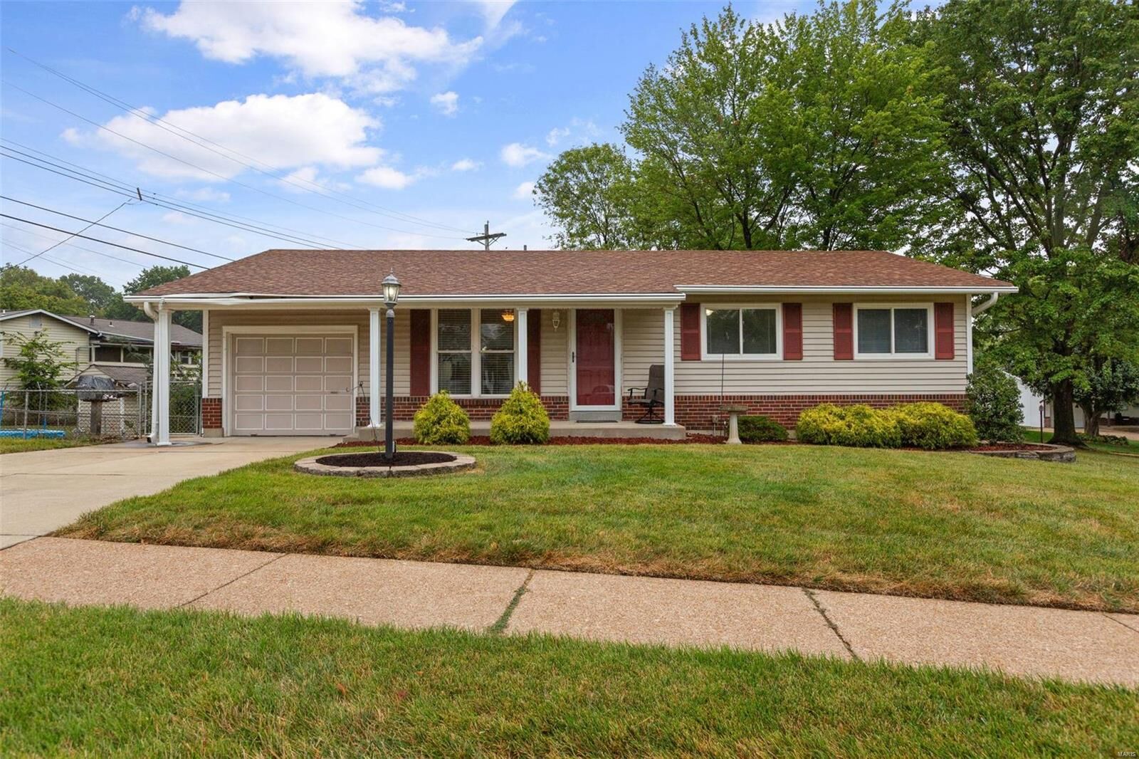 Property Photo: 411 Rockview Drive MO 63129