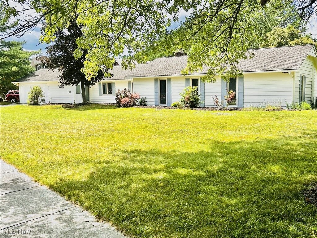 Property Photo:  11696 Point Overlook Place  OH 44136 