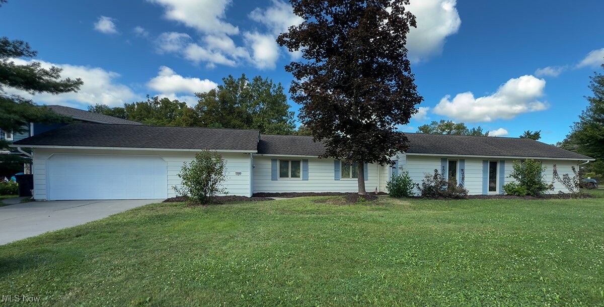 Property Photo: 11696 Point Overlook Place OH 44136