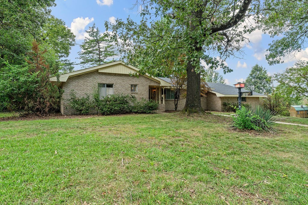 Property Photo:  1605 Arapaho Avenue  AR 72764 