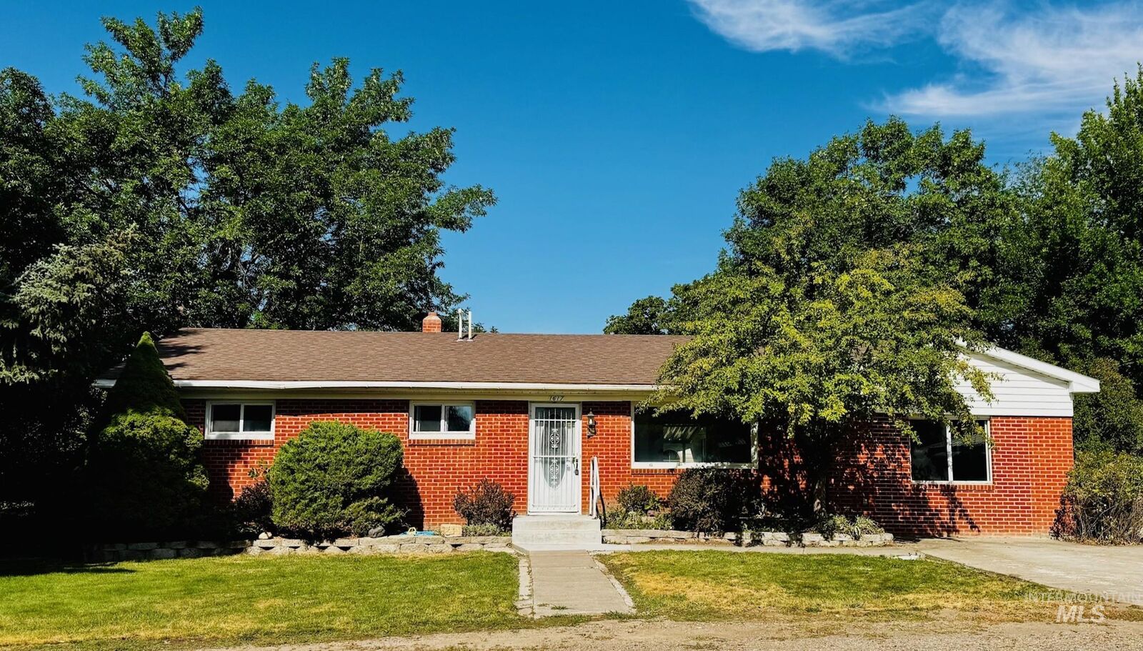 Property Photo: 1617 Pine St ID 83350