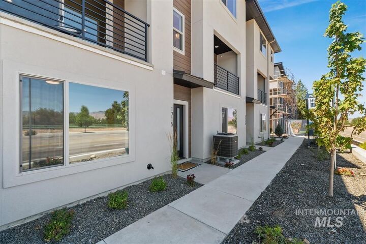 1719 S Federal Way  Boise ID 83705 photo