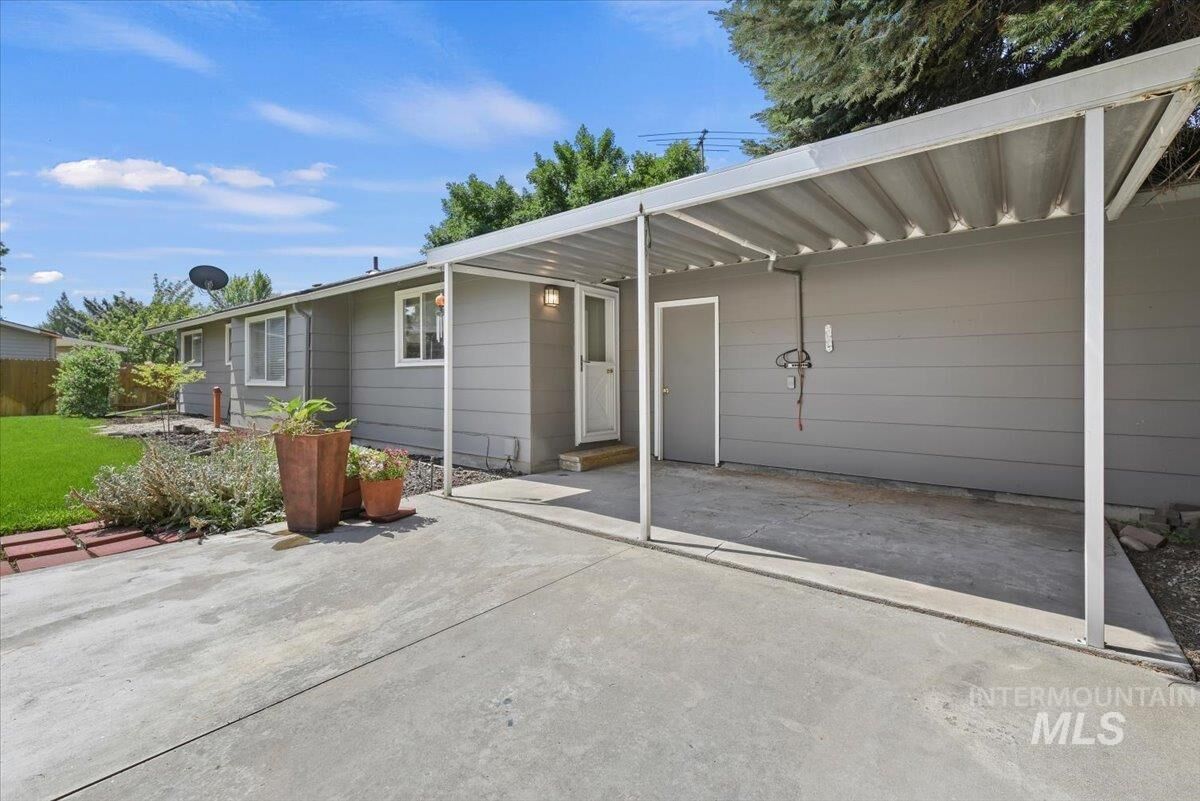 Property Photo: 4090 N Kilarney Dr. ID 83704