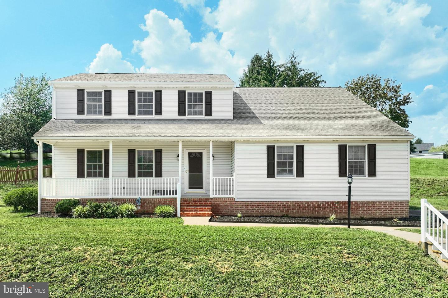 Property Photo: 2793 Heather Drive PA 17402