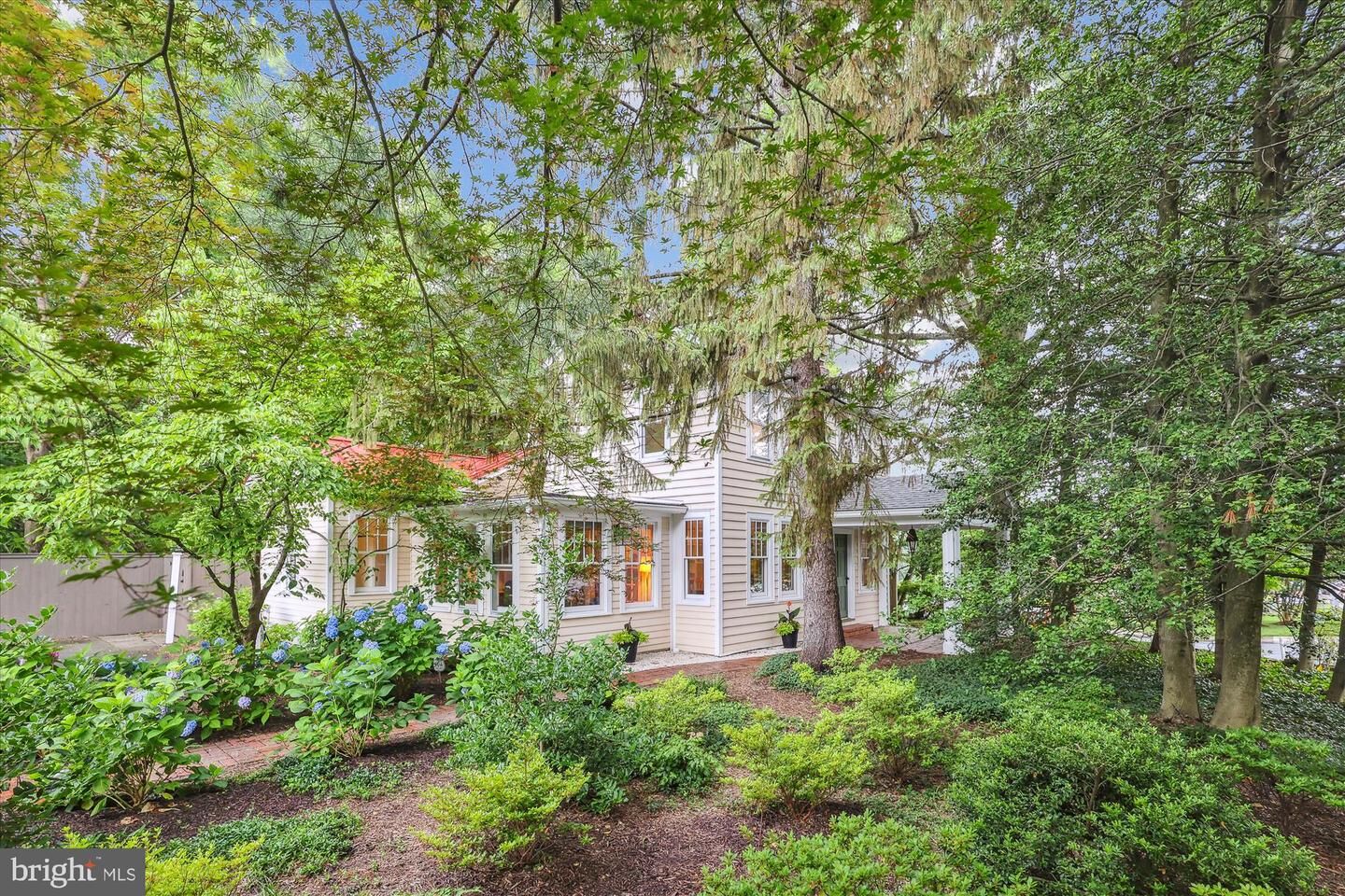 Property Photo: 300 E Broad Street VA 22046