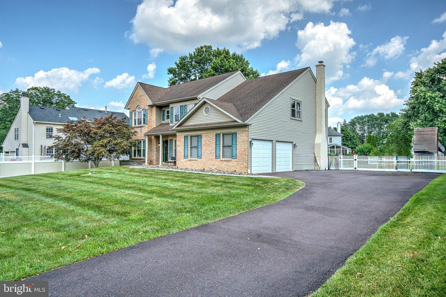 Property Photo: 314 Sonnet Lane PA 19426