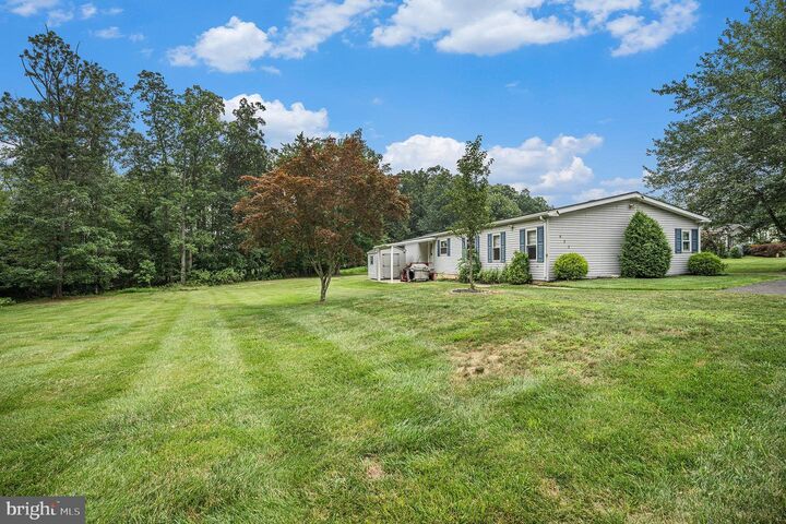 Property Photo: 653 Redwood Court PA 19454