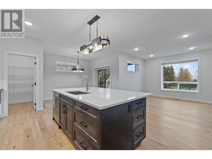 Property Photo: 1840 10 Street Southwest 7 BC V1E 0H1