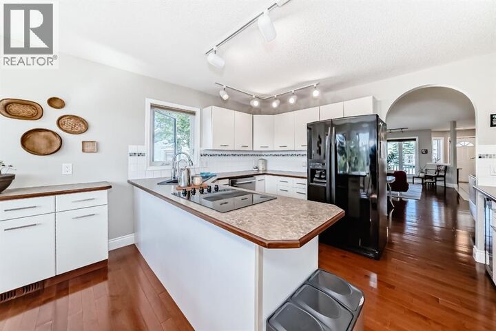 Photo de la propriété:  8 West Park Place  AB T4C 1J7 