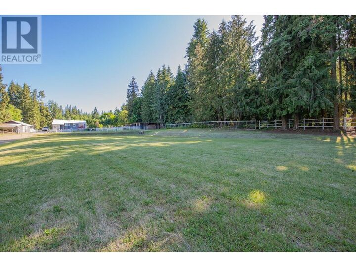 Property Photo:  4091 10 Avenue Southeast  BC V1E 1W7 