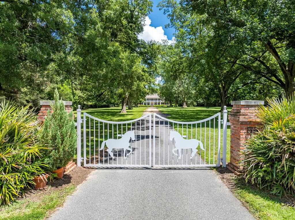 Property Photo: 177 S Bailey Ave GA 31764