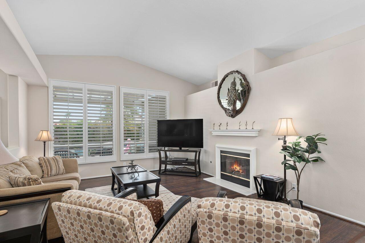 Property Photo: 170 Vía Tramonto CA 92260