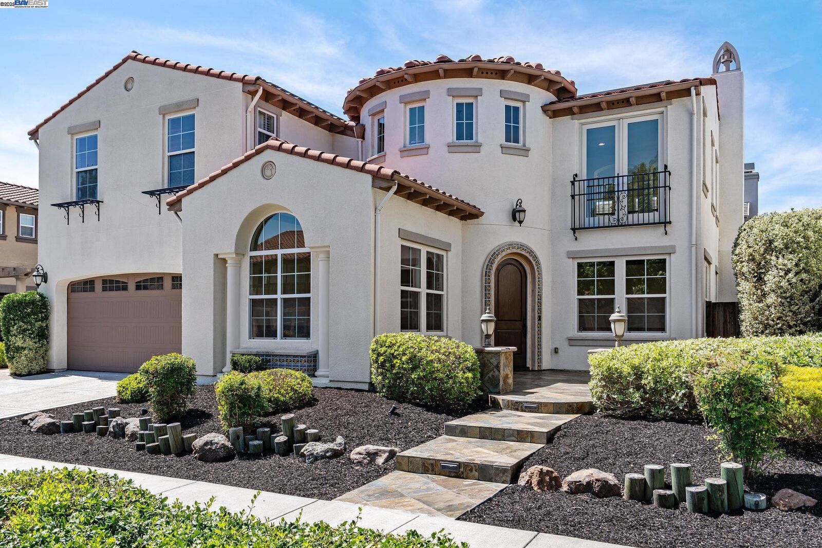 Property Photo:  2131 Chamomile Ct  CA 94582 