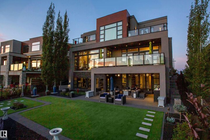 Photo de la propriété:  622 Howatt Drive SW  AB T6W 2T6 