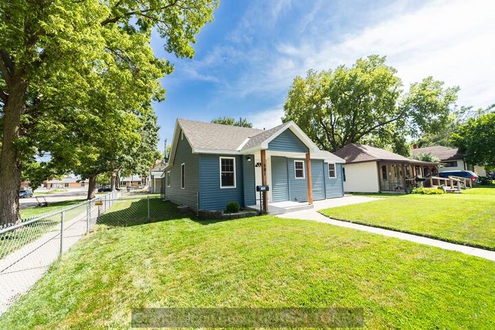 Property Photo: 501 W 11th NE 68801