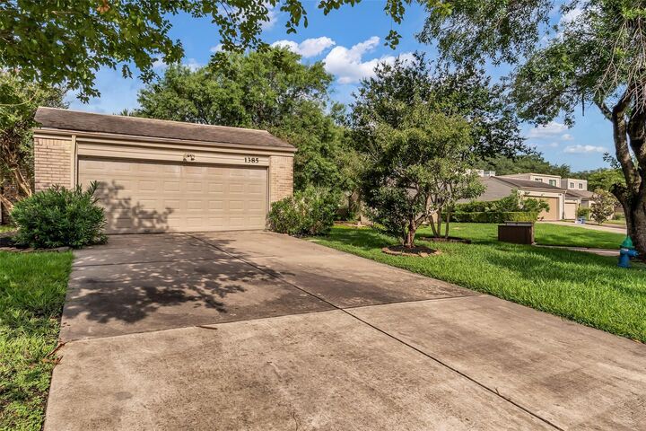 Property Photo:  1385 Chardonnay Drive  TX 77077 
