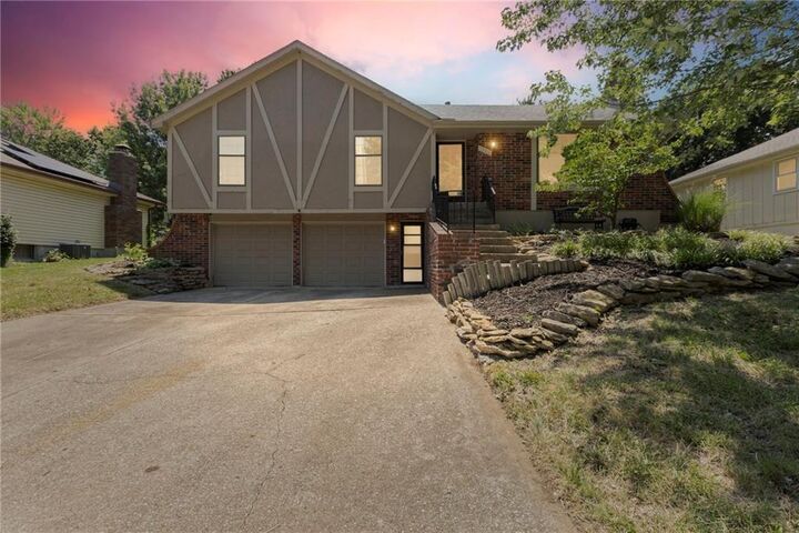 Property Photo: 7505 E 132nd Terrace MO 64030