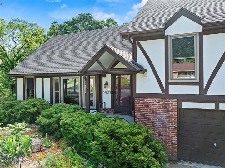 Property Photo: 5829 N Indiana Avenue MO 64119