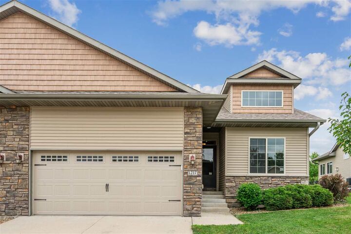 Property Photo: 1217 Copper Mountain Dr IA 52317