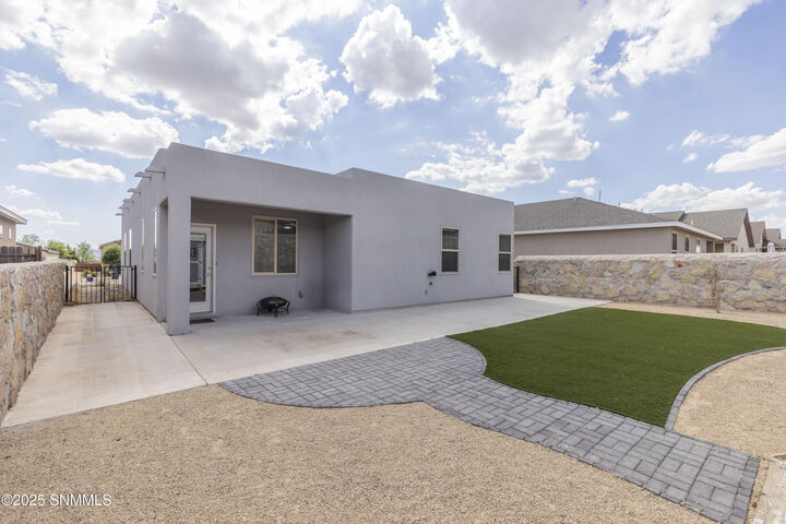 Property Photo: 4712 Kerry Ann Place NM 88012