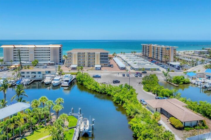 1200 Tarpon Center Drive 306  Venice FL 34285 photo
