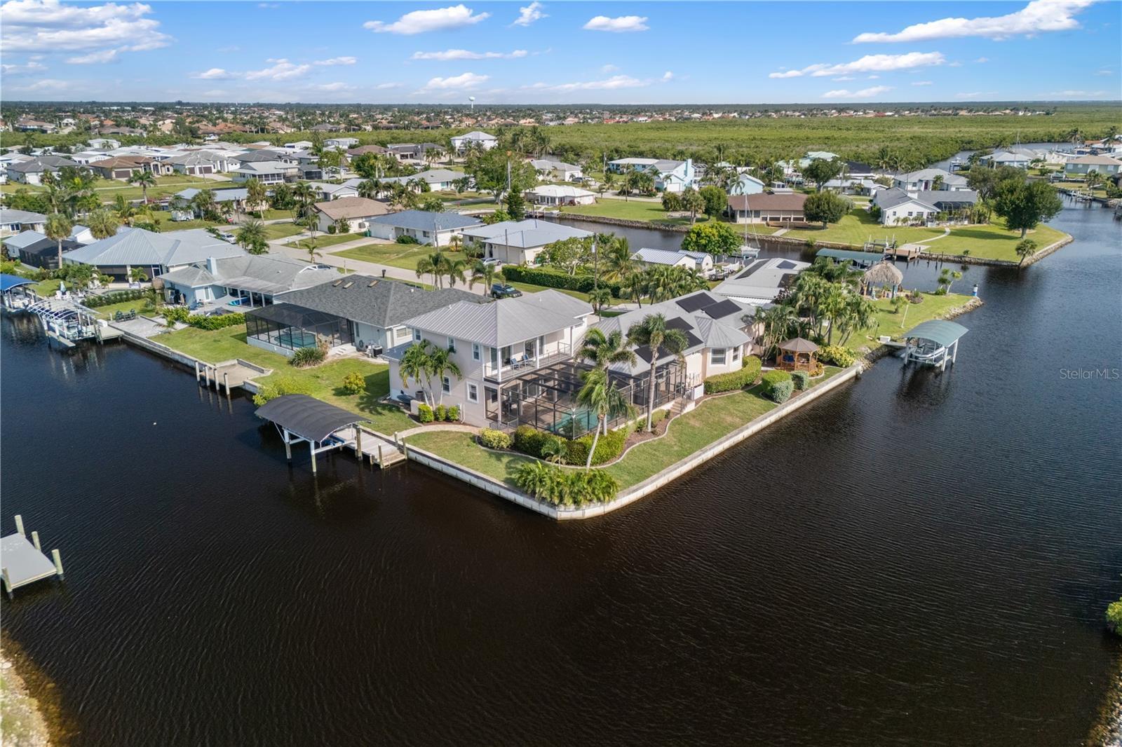 Property Photo: 534 Canal Way FL 33950
