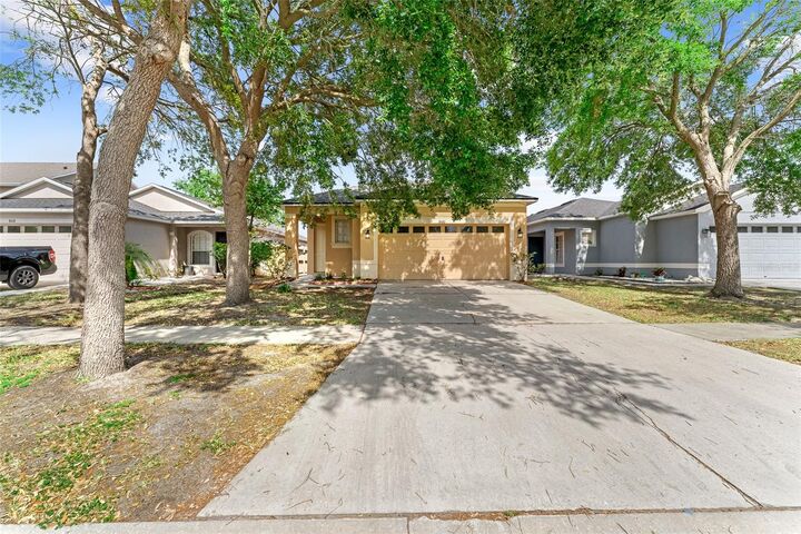 Property Photo: 8420 Deer Chase Drive FL 33578