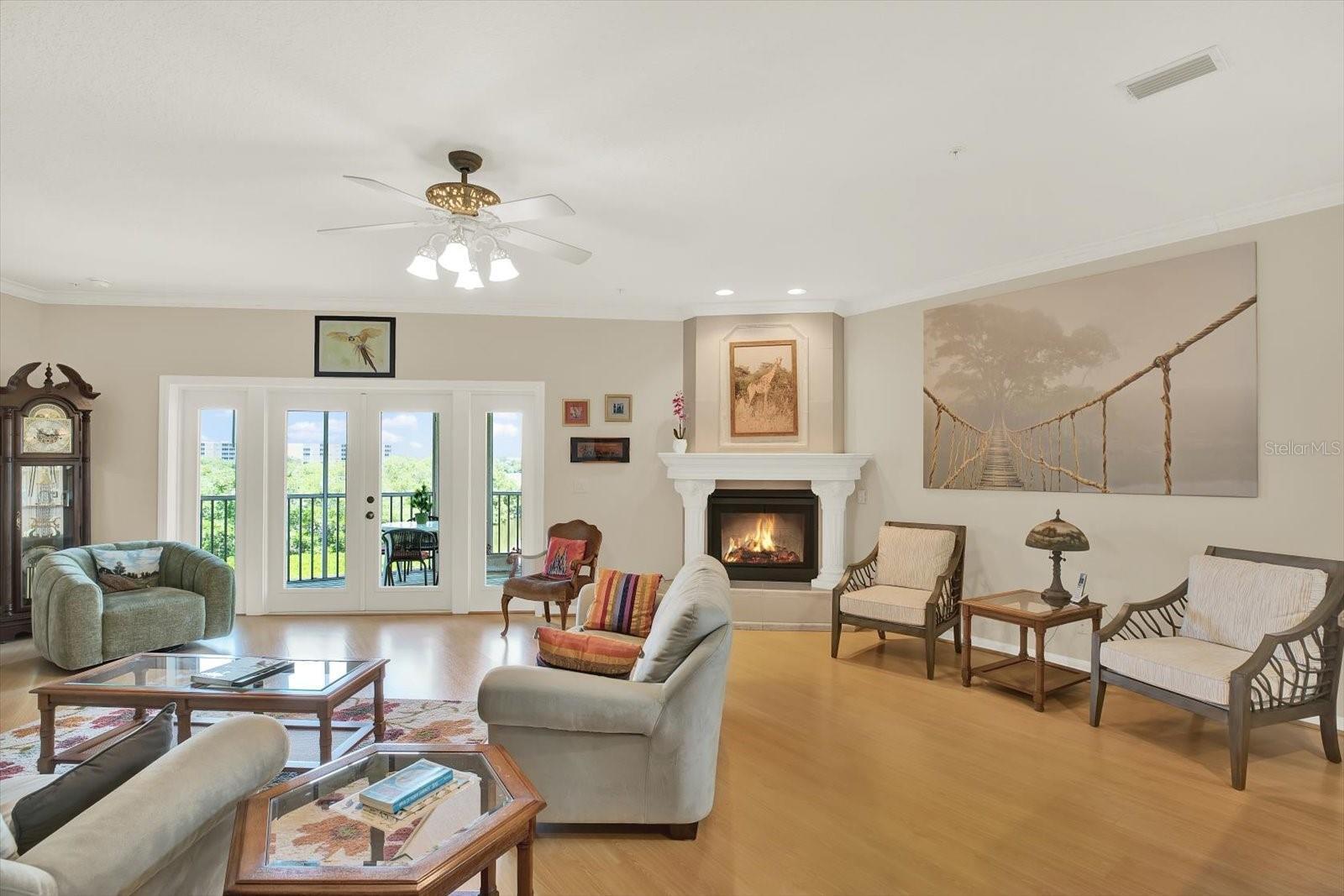 Property Photo: 6565 99th Way N 21D FL 33708