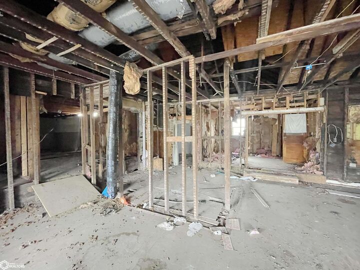Property Photo: 918 Carroll Street IA 52632