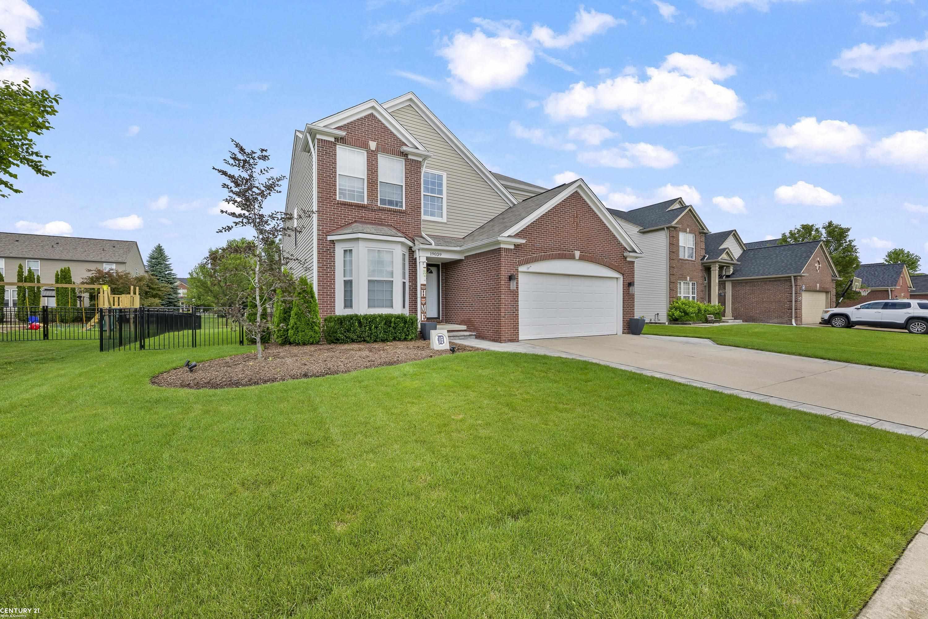 Property Photo: 19039 Pembridge Street MI 48042