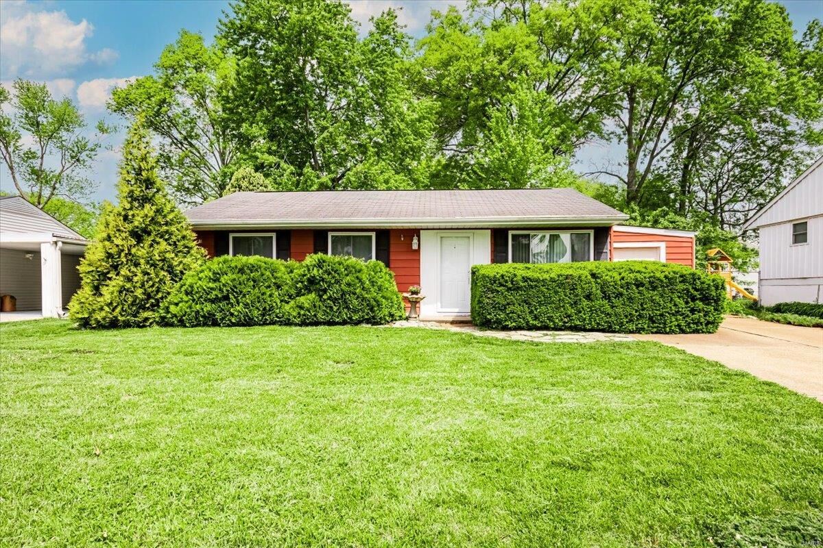 Property Photo:  355 Imperial Lane  MO 63026