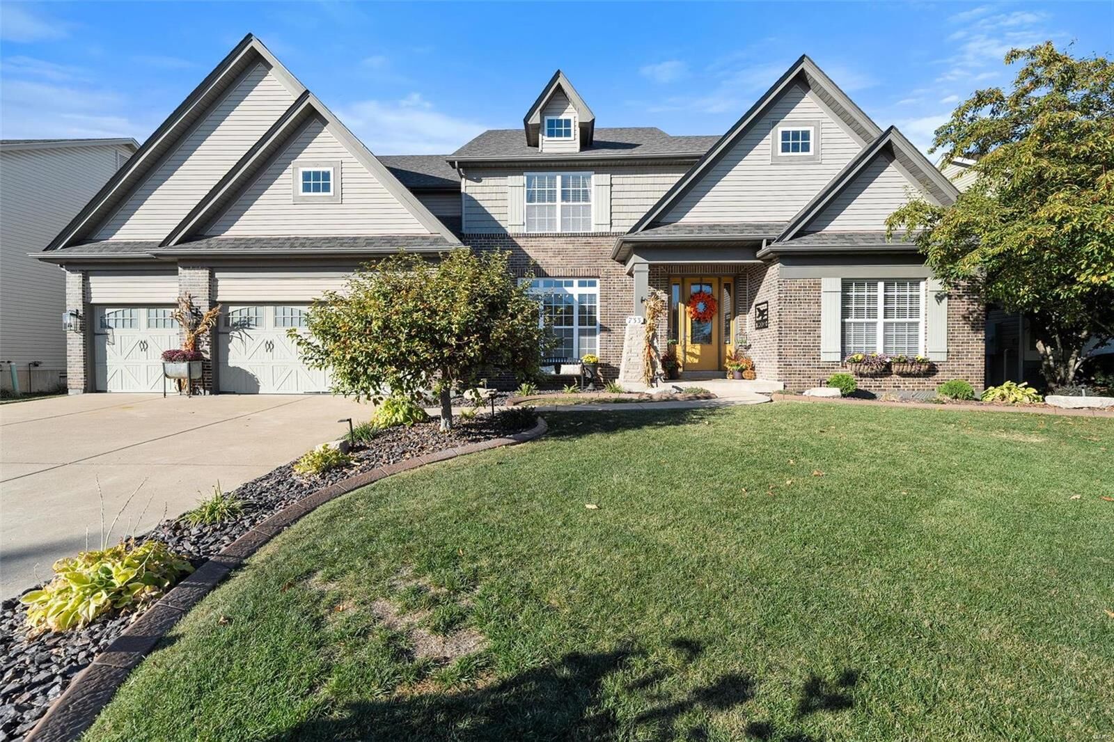 Property Photo: 733 Oriental Lily Drive MO 63366