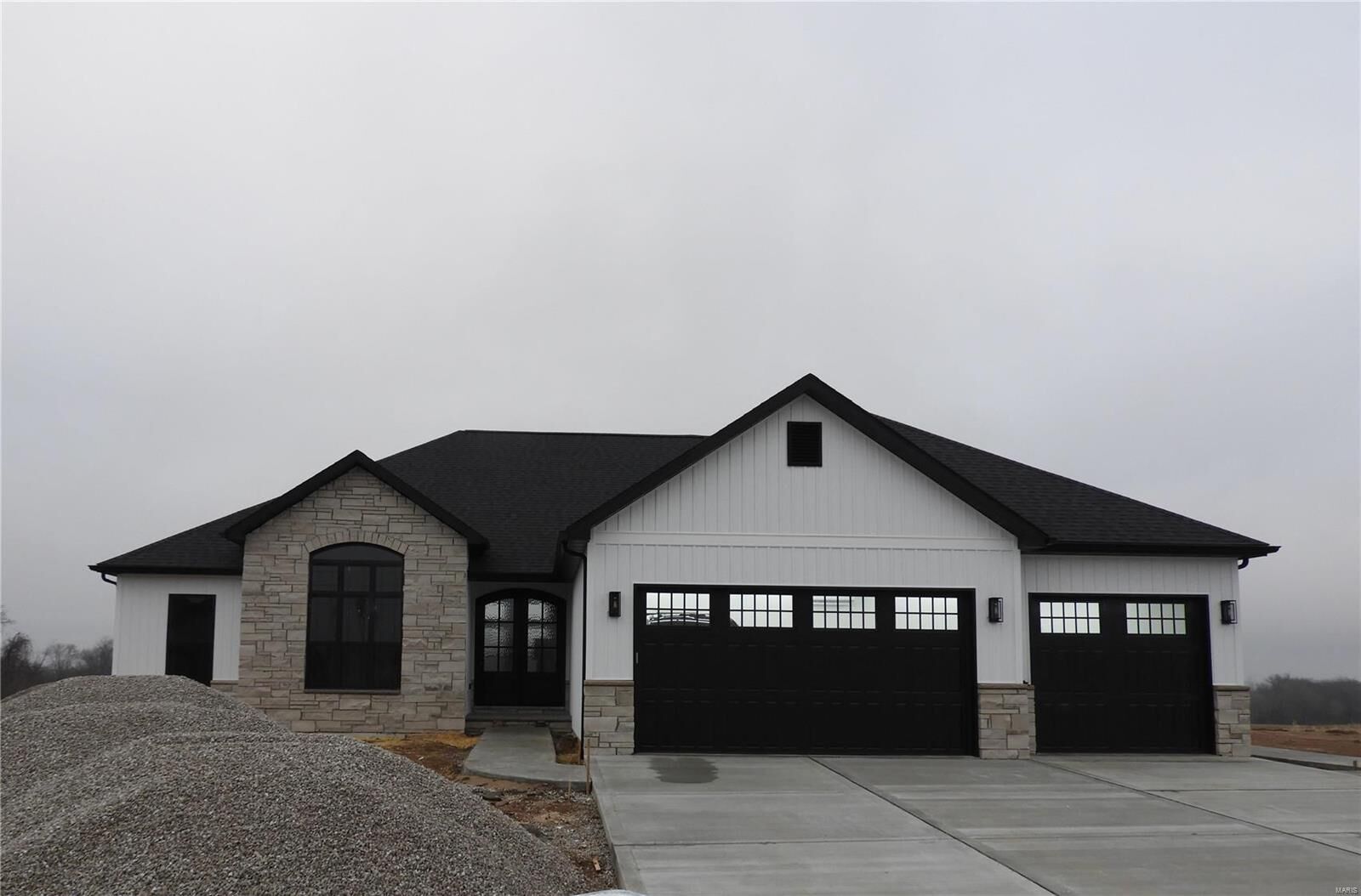 Property Photo:  400 Hayden Drive  IL 62298