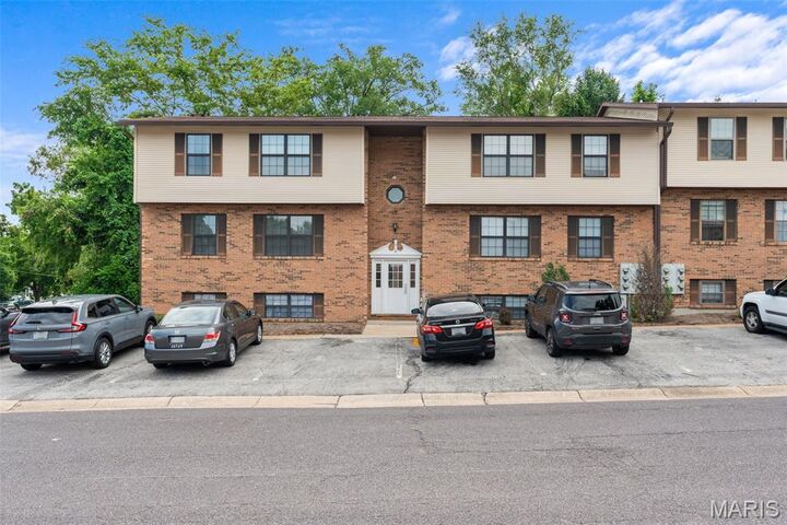 21 Village West Court 201  Washington MO 63090 photo