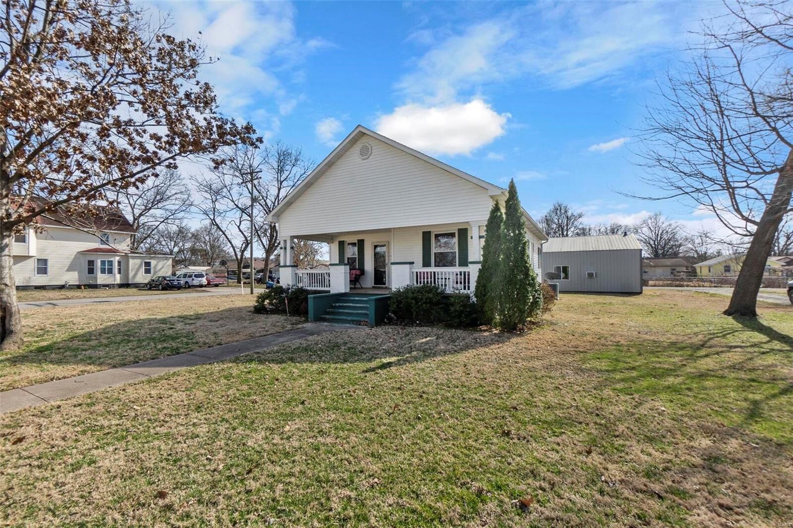 Property Photo:  402 W Davidson Avenue  MO 63740 