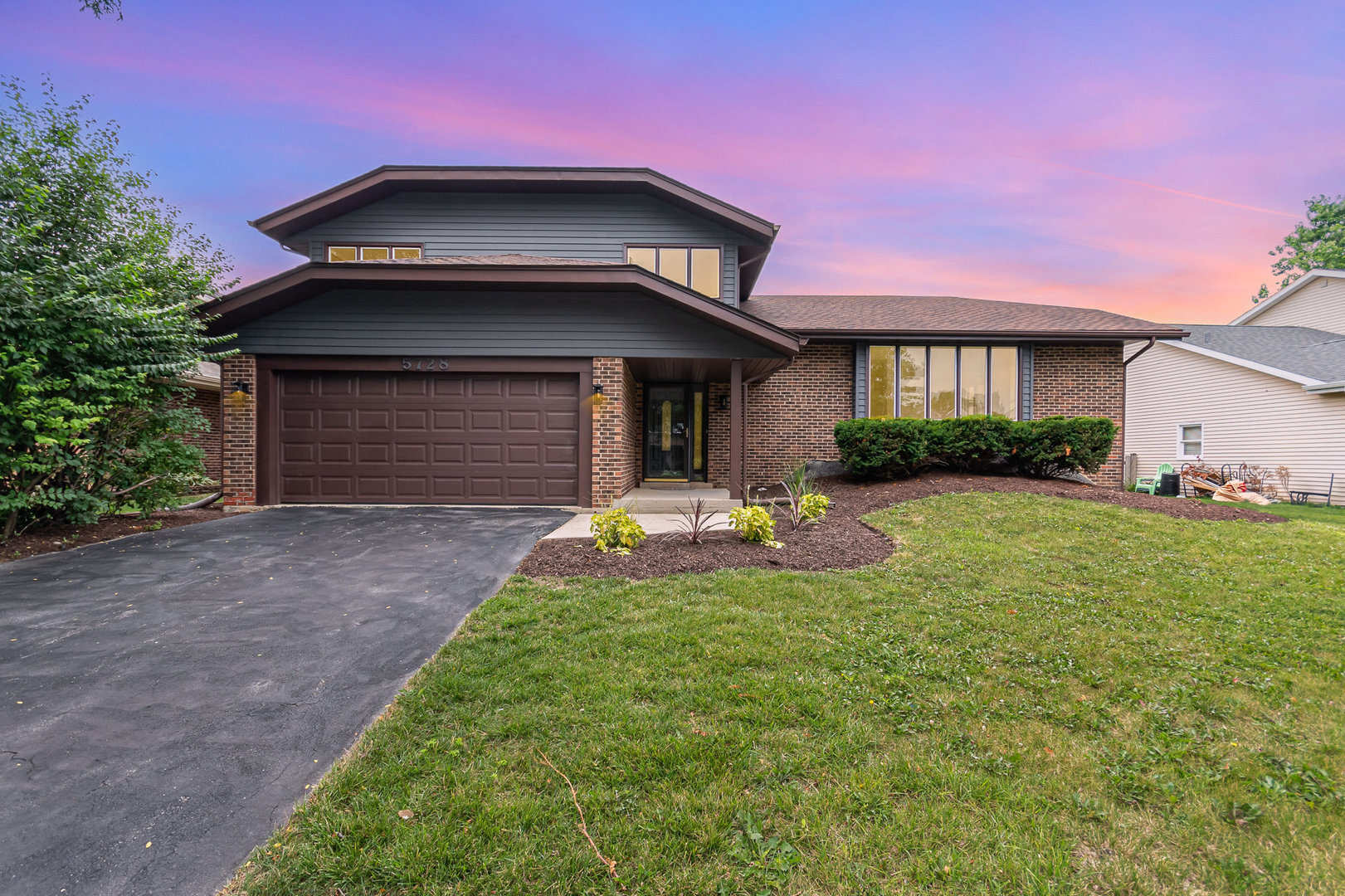 Property Photo: 5728 Antler Lane IL 60559