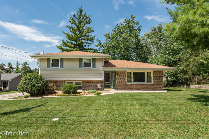 138 W Chicago Avenue  Westmont IL 60559 photo