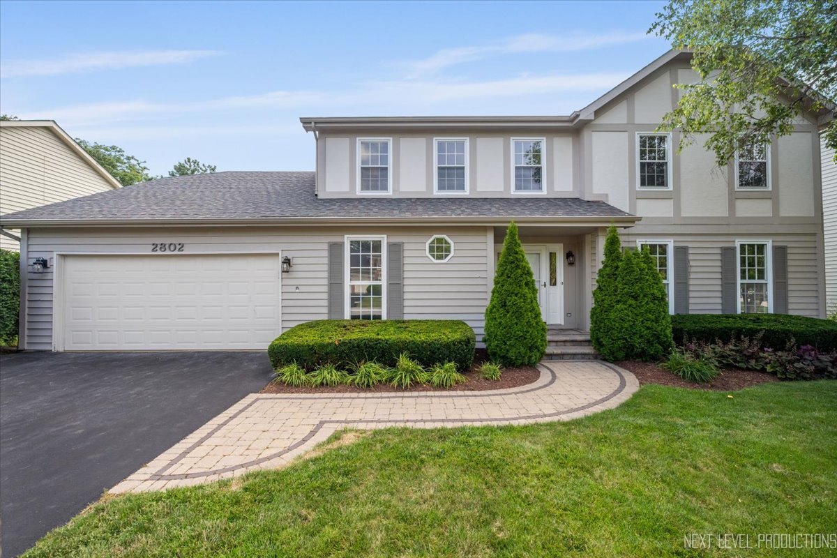 Property Photo: 2802 Wedgewood Drive IL 60565