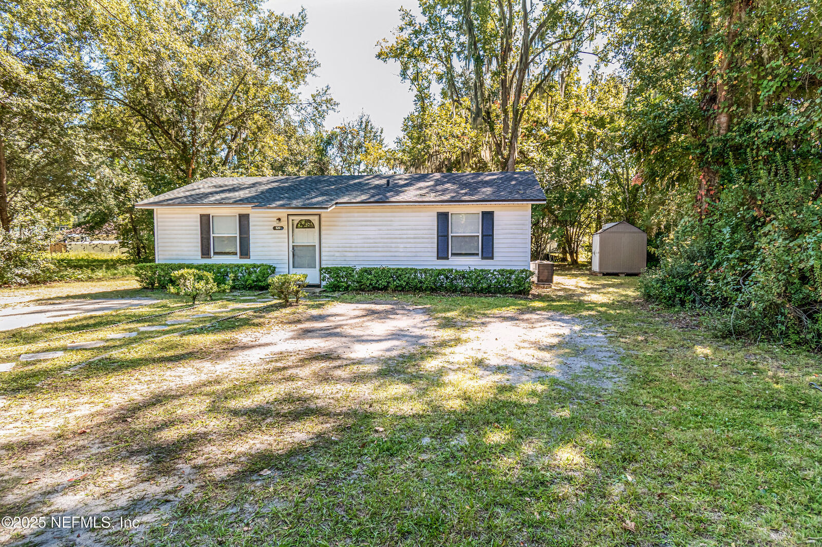 Property Photo:  520 Railroad Avenue W  FL 32063 