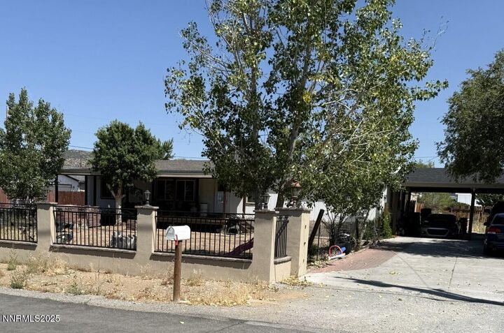 Property Photo: 225 Jani Place NV 89433