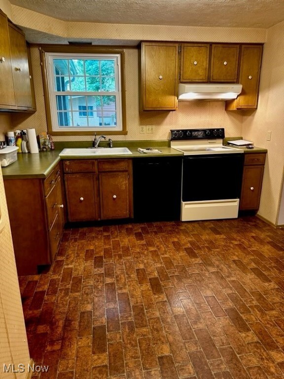 Property Photo:  8080 Glen Oaks  OH 44484 