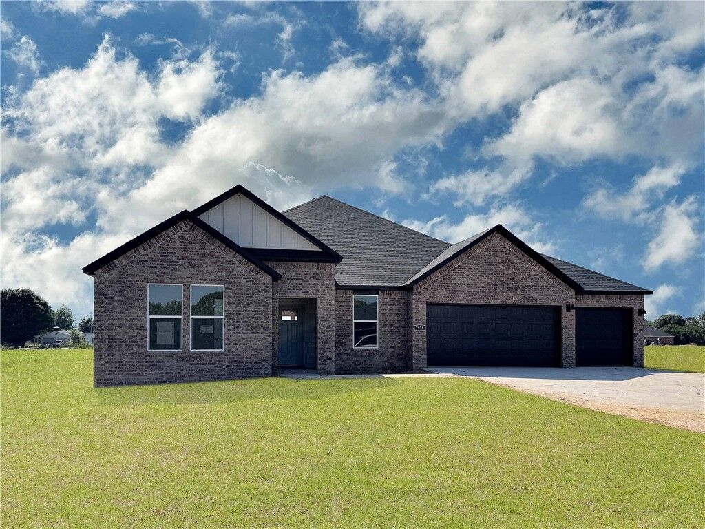 Property Photo: 2916 Hattie Lane AR 72745