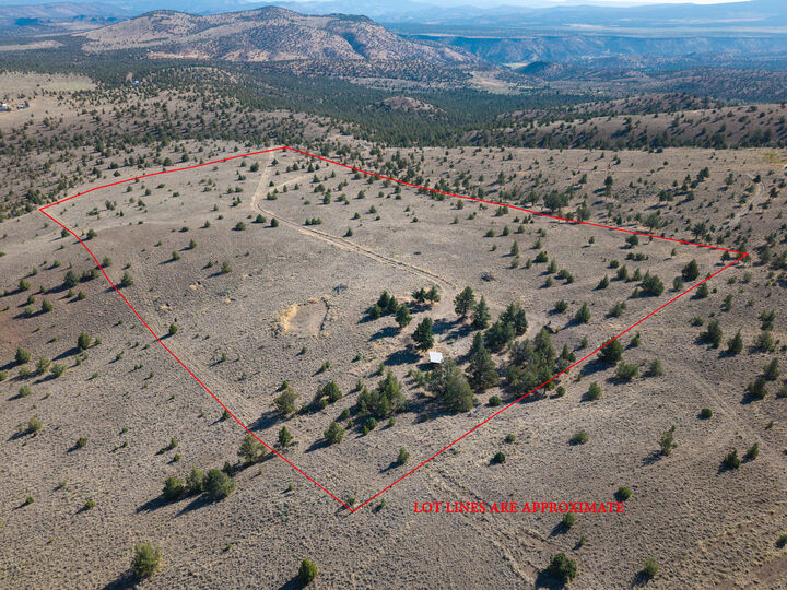 Property Photo:  5107 SE Lost Cow Road  OR 97754 