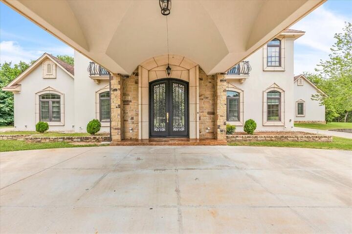 Property Photo: 14000 Edmond Lake Drive OK 73049